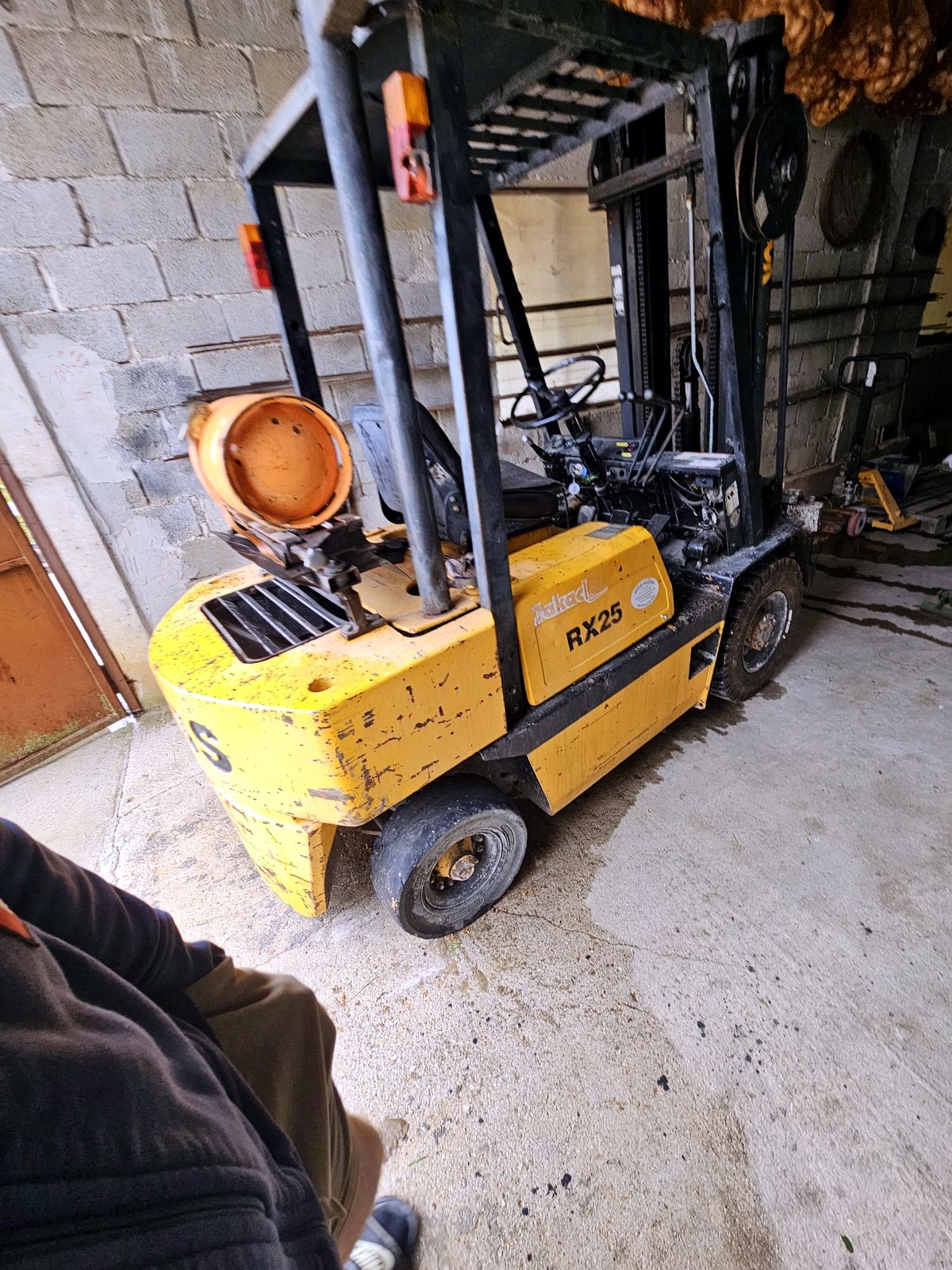 Viličar za premještanje materijala